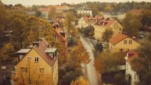 Marknaden för bostäder i Lindesberg präglas av ett brett utbud av bostadstyper, inklusive villor, lägenheter och radhus.